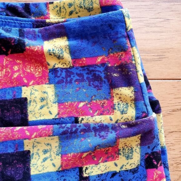 🔺️NWT LuLaRoe Blue, Red, & Yellow Leggings Tall & Curvy Size 12-18 - Picture 5 of 8